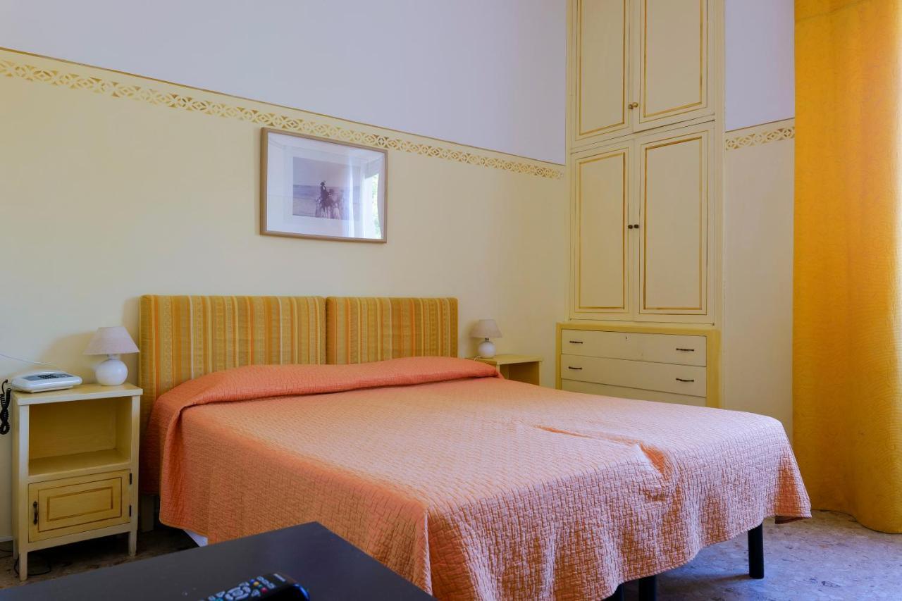 Hotel Club I Pini - Residenza D'Epoca In Versilia Lido di Camaiore Luaran gambar