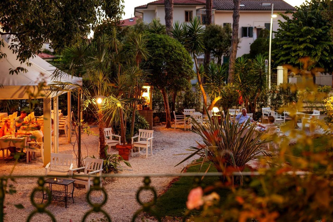Hotel Club I Pini - Residenza D'Epoca In Versilia Lido di Camaiore Luaran gambar